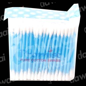 Cotton buds 
